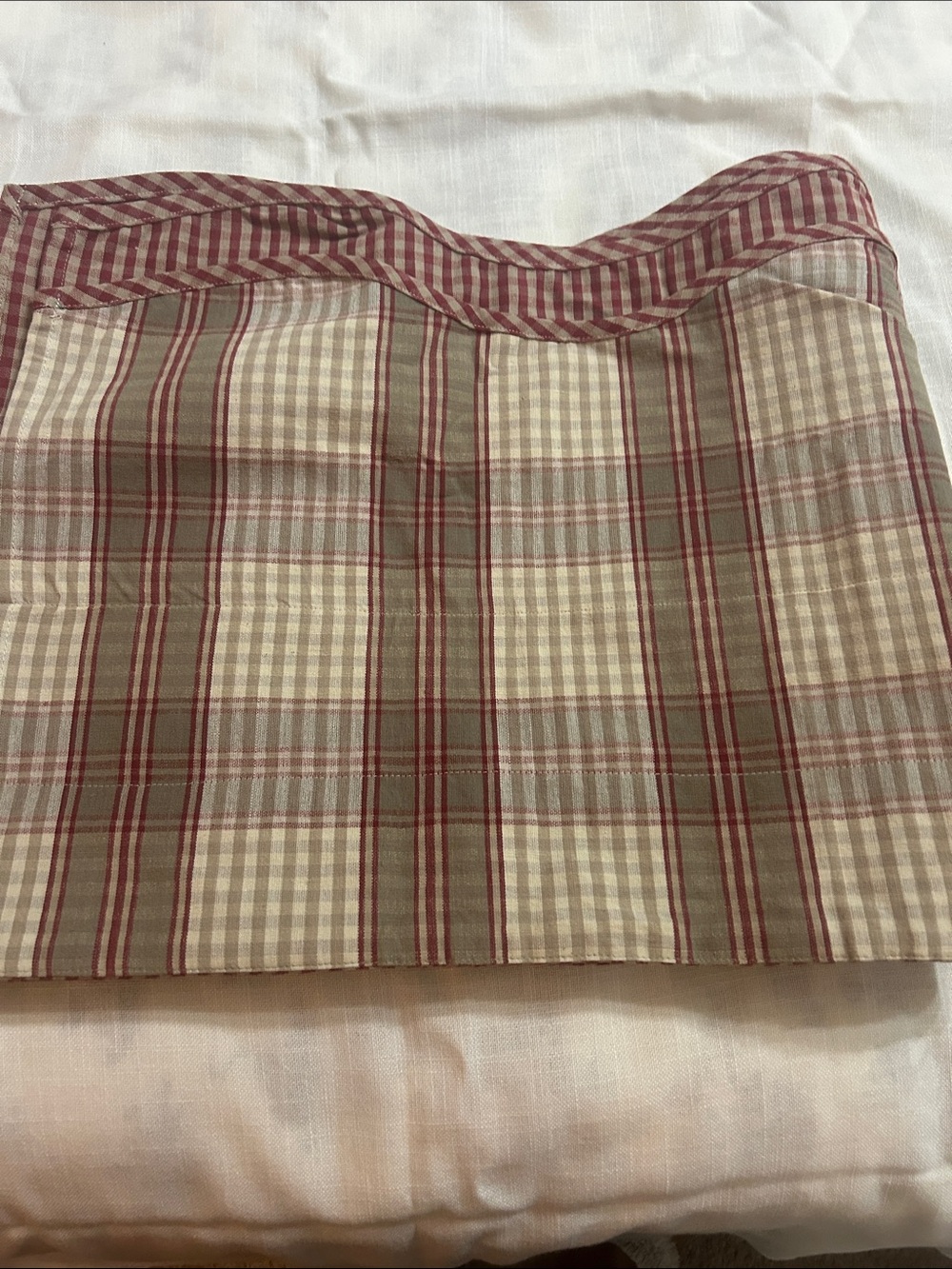 Waverly scalloped Valances Red and Cream. 17x80 set of 2